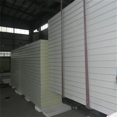 How does a pu roof interact with solar panels?